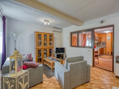 Apartment Pleasure Apartment - Features photo 11