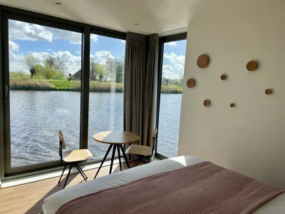 House boat Design Studio Ubuntu in Alkmaar - House boat