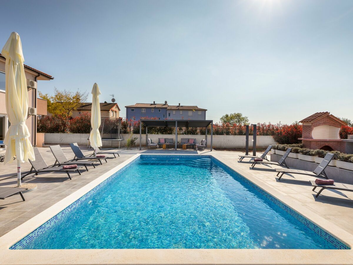 Villa Villa Berg II - Pool, Game Room, Trampoline - Outdoor photo 4