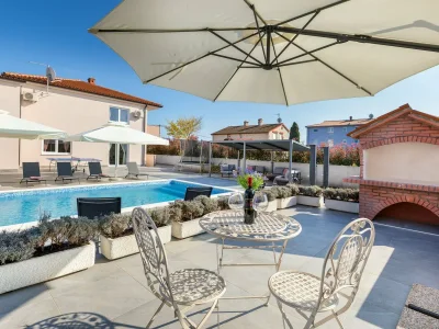 Villa Villa Berg II - Pool, Game Room, Trampoline in Valbandon - Villa