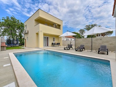 Villa Modern villa with private hydromassage pool in Peroj - Villa