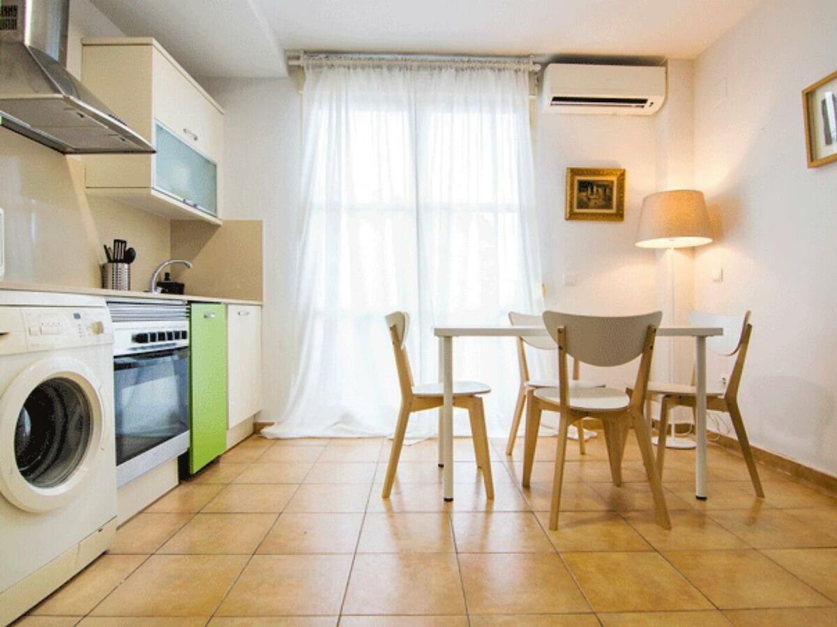 Holiday house Beachside Bliss: Fully Equipped Studio for Four - Features photo 4