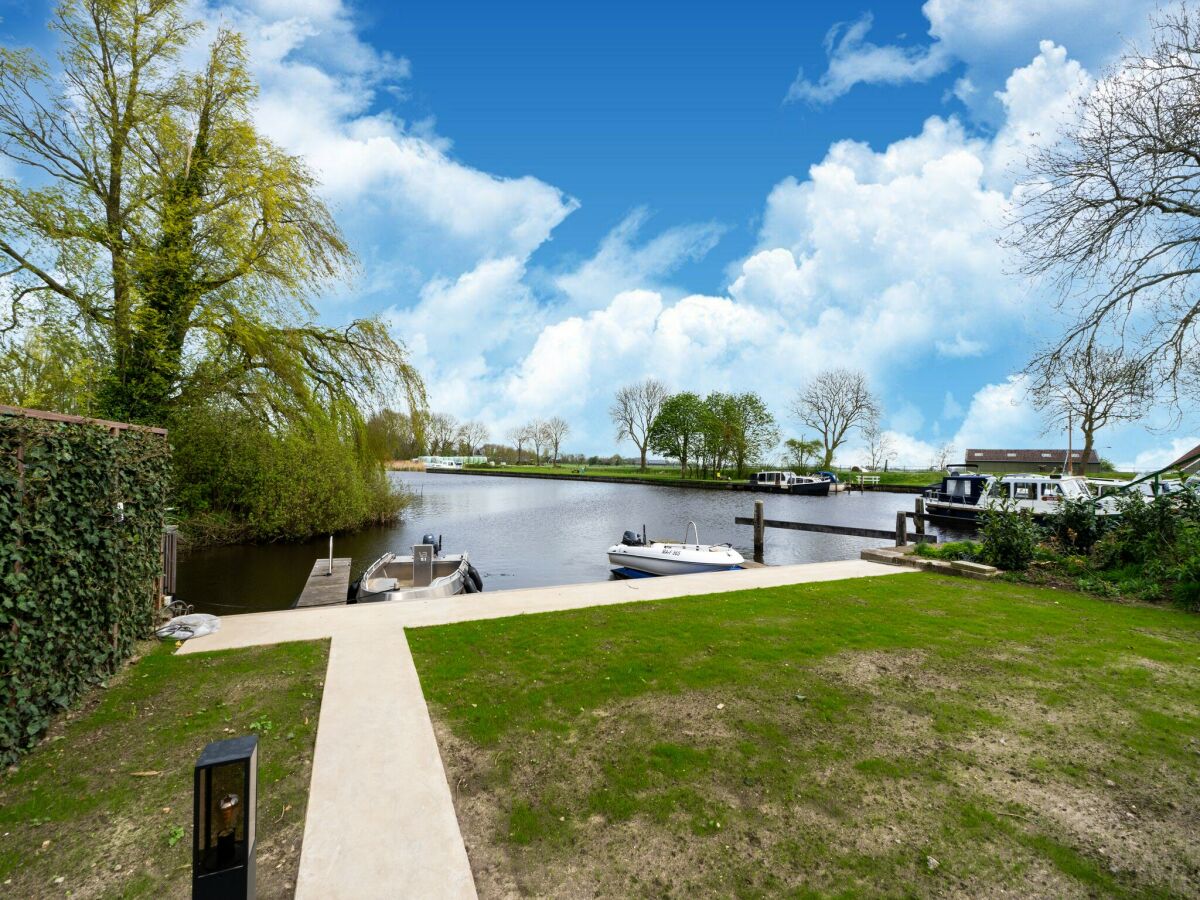 Holiday house Schönes Ferienhaus in Bantega mit Boot an Steg - Outdoor photo 4