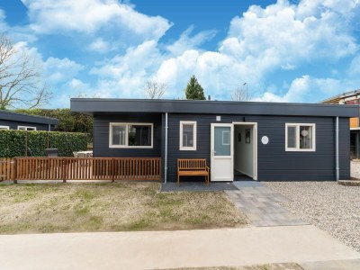 Holiday house Schönes Ferienhaus in Bantega mit Boot an Steg in Munnekeburen - Holiday house