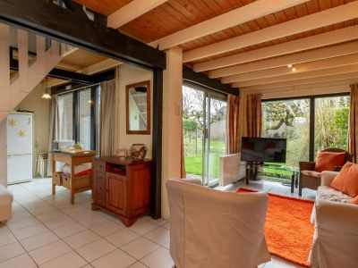 Holiday house Holiday Home in De Punt with Pool & Garden - Features photo 16