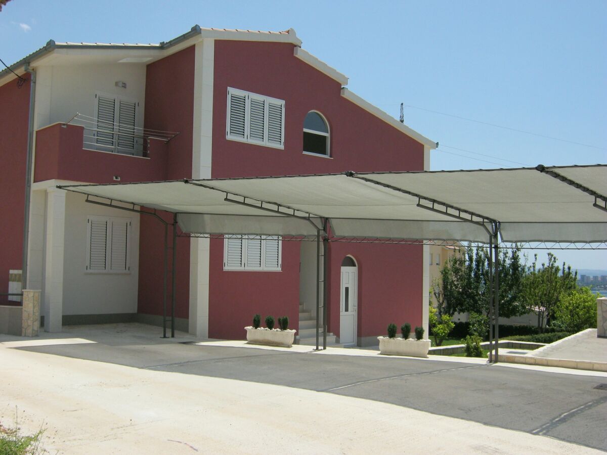 Apartment Apartment in Kaštel Sucurac with Sea View - Outdoor photo 2