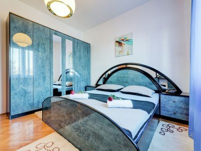 Apartment Apartment in Kaštel Sucurac with Sea View - Features photo 9