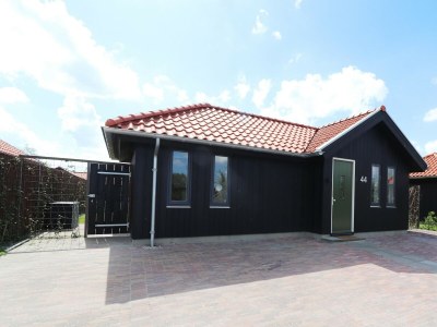 Holiday house Kleines Haus am See in Anjum - Outdoor photo 8