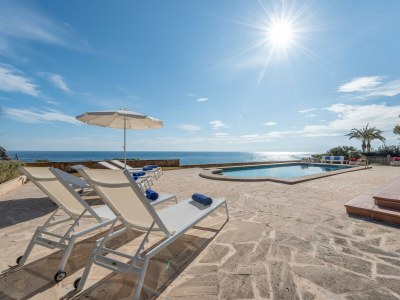 Villa Villa Front a Far - Outdoor photo 2