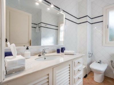 Villa Villa Front a Far - Features photo 32