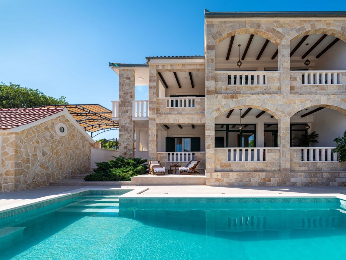 Villa Heritage Resort