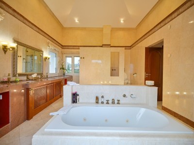 Villa luxurious heated pool - Features photo 27