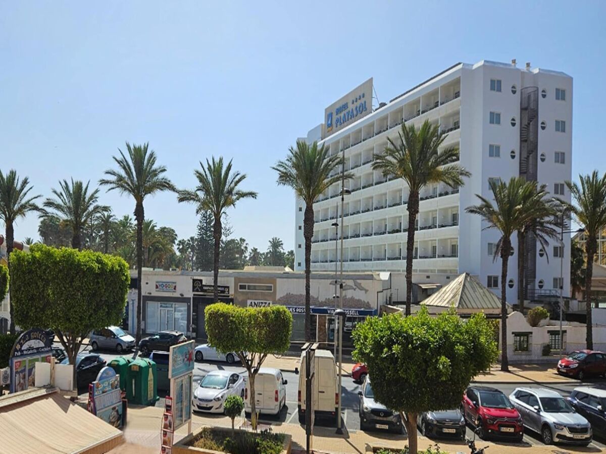 Holiday house Apartment in Roquetas near Playa Serena Beach.