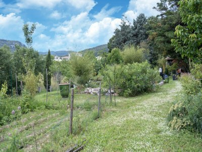 Holiday house Majestic holiday home in Laroque with hot tub - Outdoor photo 4
