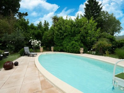 Holiday house Majestic holiday home in Laroque with hot tub - Outdoor photo 6