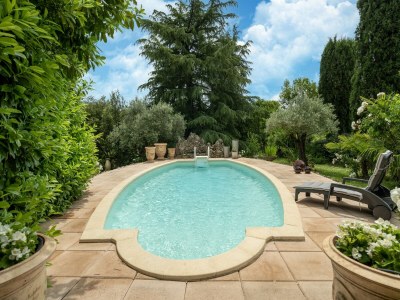 Holiday house Majestic holiday home in Laroque with hot tub - Outdoor photo 13