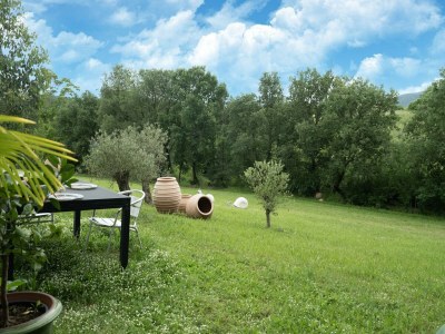 Holiday house Majestic holiday home in Laroque with hot tub - Outdoor photo 17