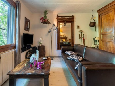 Holiday house Majestic holiday home in Laroque with hot tub - Features photo 28