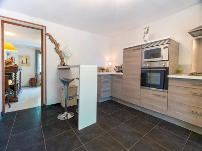 Holiday house Majestic holiday home in Laroque with hot tub - Features photo 33