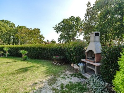 Apartment App Sadina with Private Pool and Garden - Features photo 17