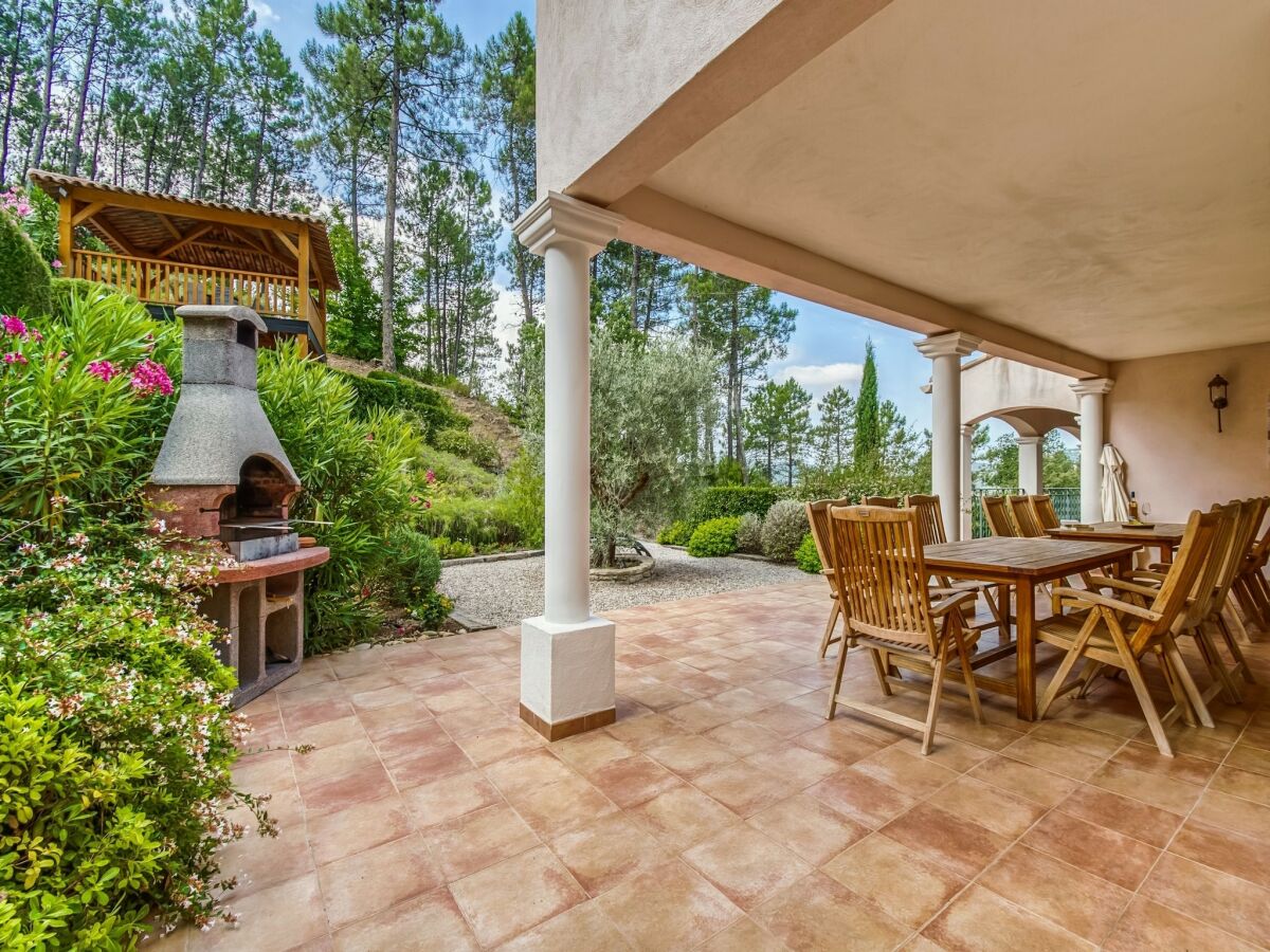 Villa Villa in Le Muy mit Pool und Waldnähe - Outdoor photo 3