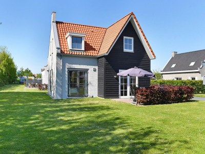 Holiday park Holiday Home in Zeeland near North Sea Beach - Outdoor photo 2