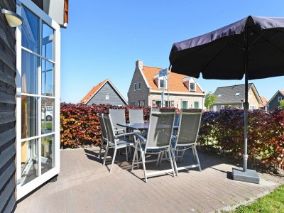 Holiday park Holiday Home in Zeeland near North Sea Beach - Outdoor photo 4