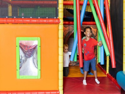 Holiday park Holiday Home in Zeeland near North Sea Beach - Outdoor photo 30