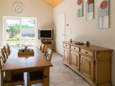 Holiday house Beachside Getaway with Garden & barbecue - Features photo 14