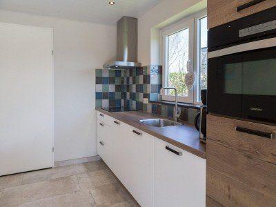 Holiday house Beachside Getaway with Garden & barbecue - Features photo 21