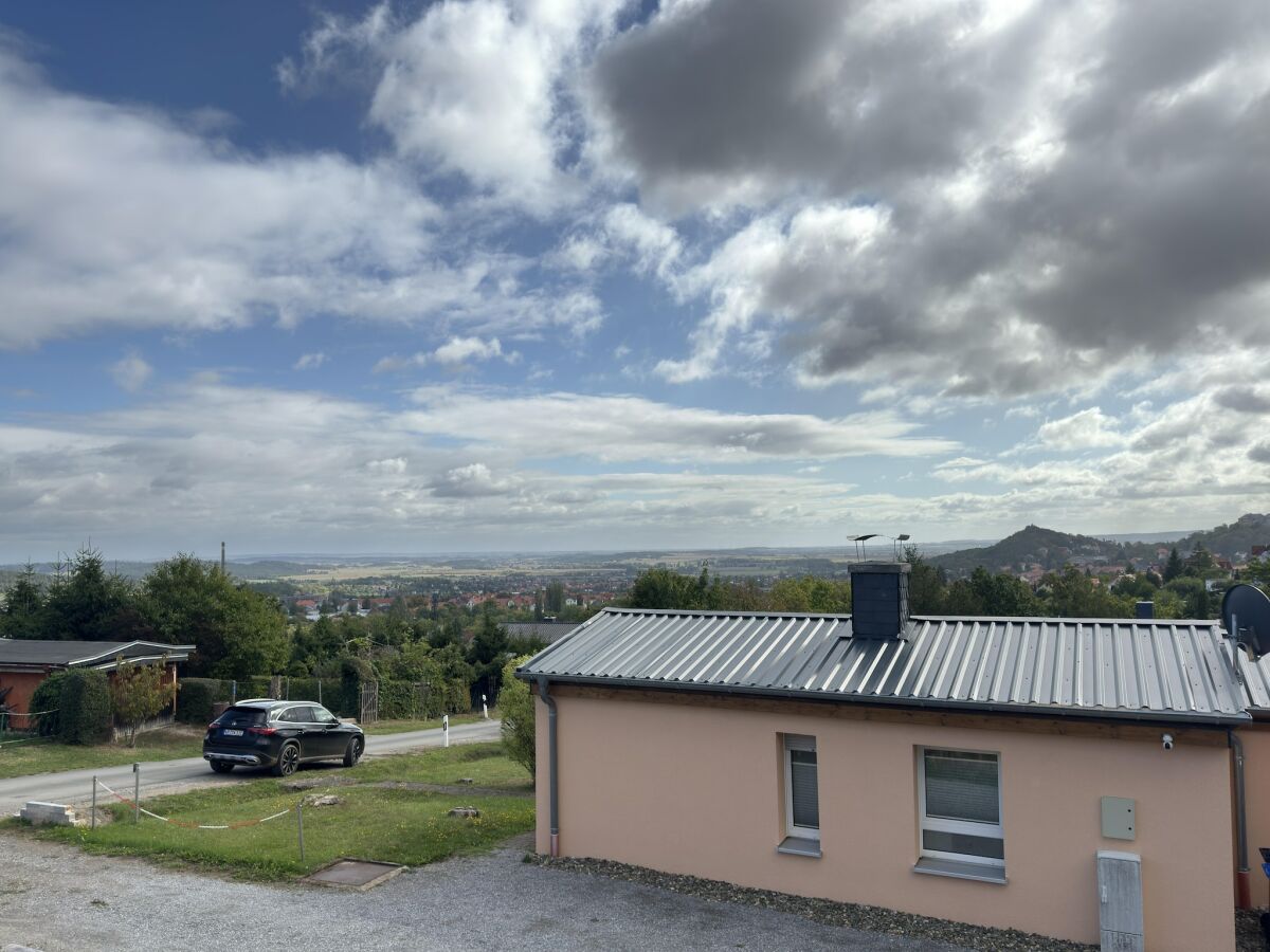 Bungalow Comfort Near Castle Views - Outdoor photo 5