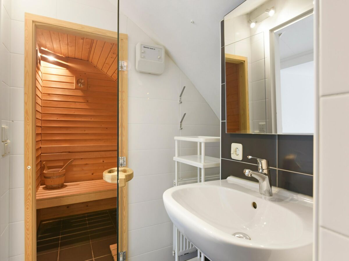 Holiday park Holiday Home with sauna - Features photo 3