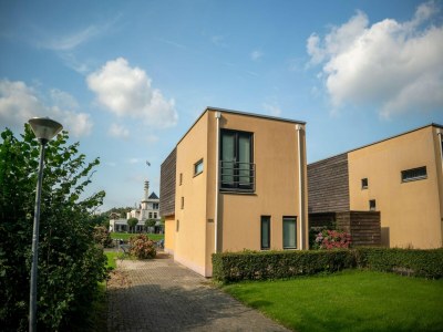 Holiday park Waterfront property in Drenthe - Outdoor photo 2