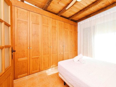 Holiday house House with terrace and parking near the beaches - Features photo 13