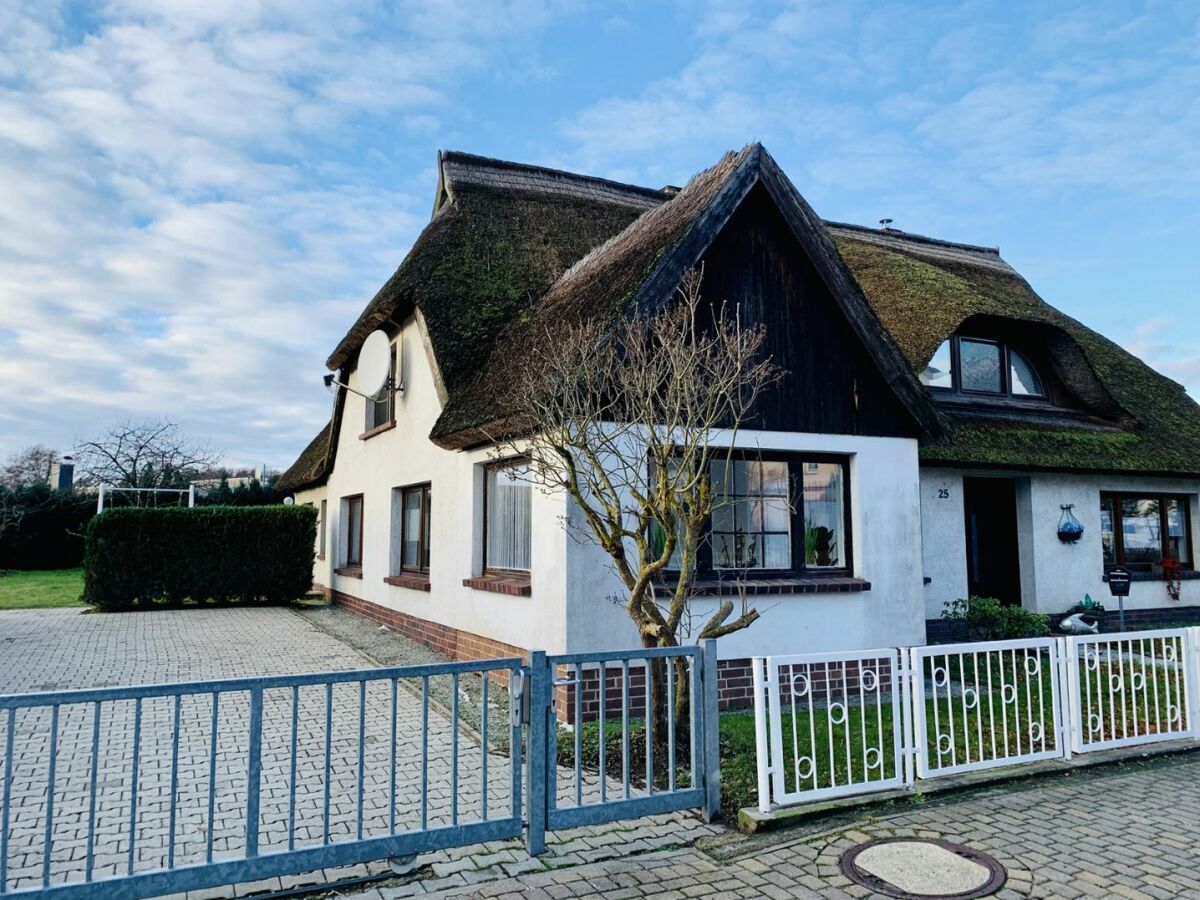 Holiday house No title