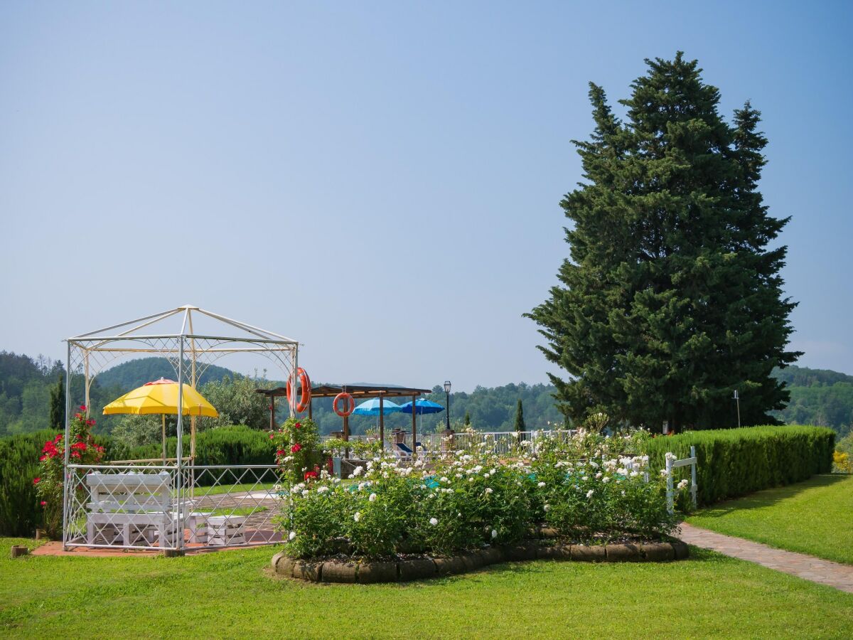 Holiday house Villa with terrace and pool - Outdoor photo 2