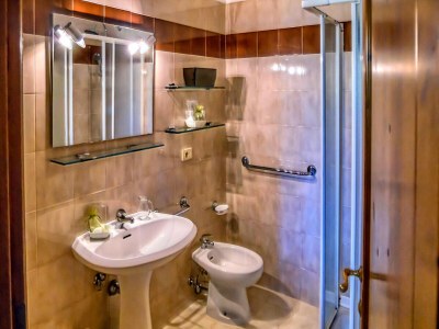 Apartment Rustic Retreat in Tuscany with Pool - Features photo 29