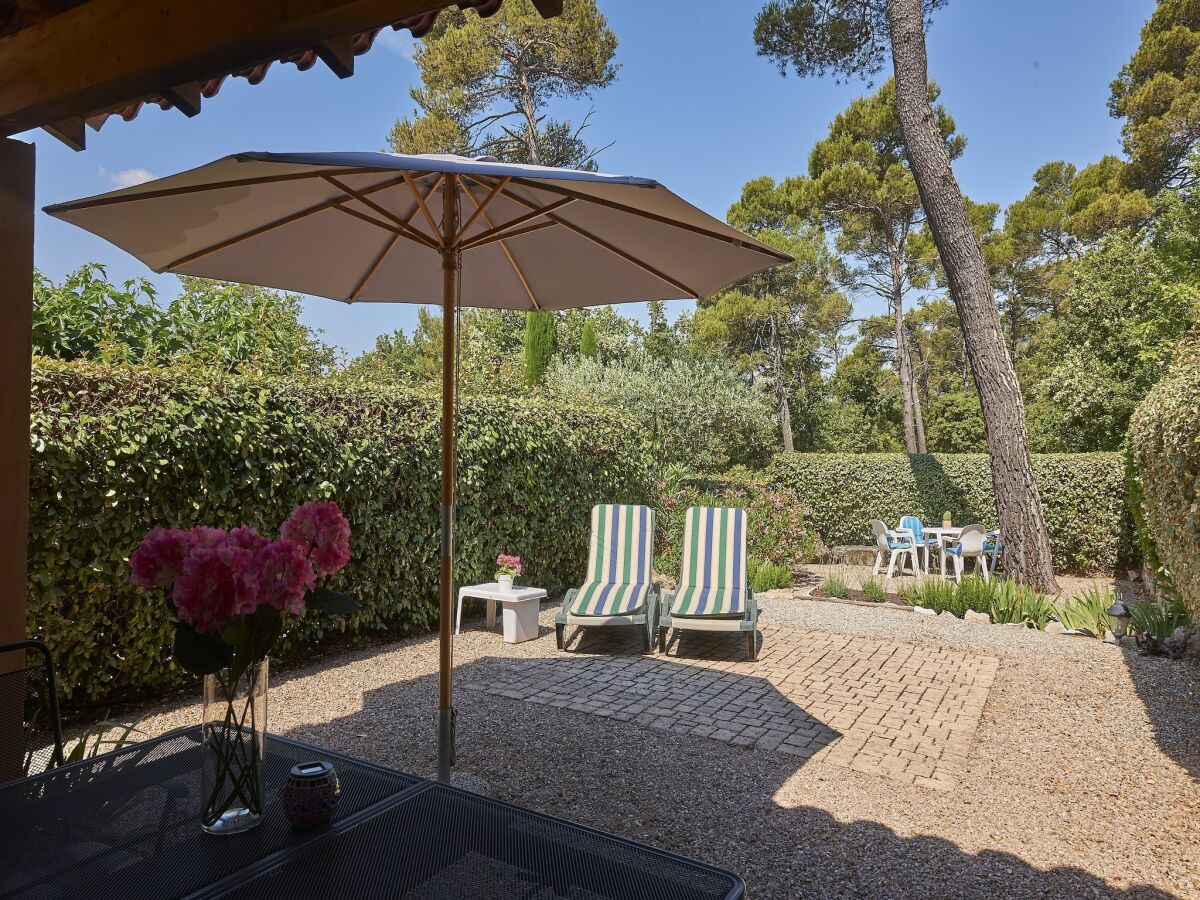 Holiday park Villa in der Provence mit Pool und Tennis