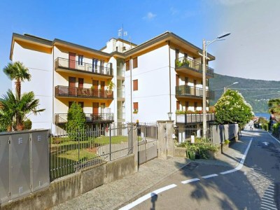 Apartment Holiday Home by Lake in Maccagno - Outdoor photo 4