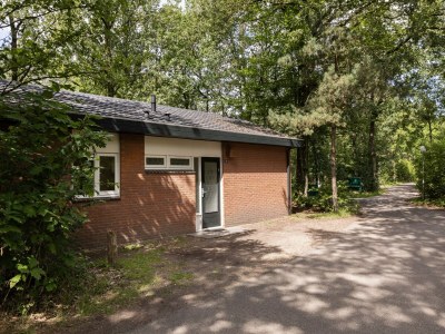 Holiday park Bungalow für 6 im Veluwe-Wald Von Belvilla - Outdoor photo 2