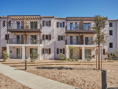 Holiday park Apartment in Giens with Pool & Beach Access - Outdoor photo 2