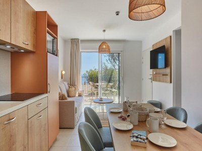 Holiday park Apartment in Giens with Pool & Beach Access - Features photo 13