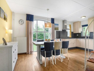 Holiday park Spacious Home with Garden - Features photo 7