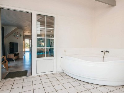 Holiday house Luxurioses Poolhaus -- By Traum Ferienwohnungen - Outdoor photo 16