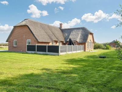 Holiday house Luxurioses Refugium mit Pool - Outdoor photo 3