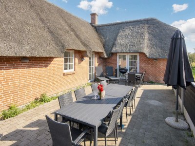 Holiday house Luxurioses Refugium mit Pool - Outdoor photo 16