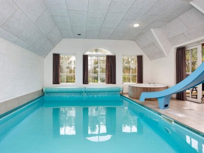 Holiday house Luxurioses Refugium mit Pool - Outdoor photo 29