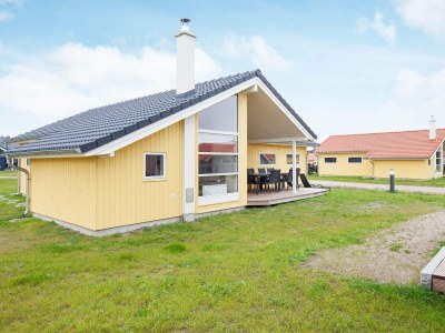 Holiday house 10 person holiday home in Großenbrode - Outdoor photo 2