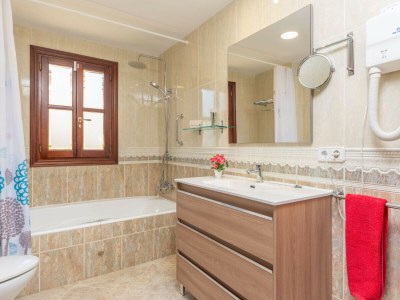 Holiday house MAGDALENA GOMILA MARIMON (LLAC BLAU) - Features photo 42