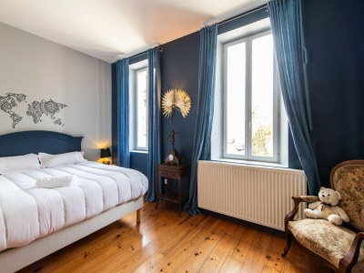 Cottage Mansion with Swimming Pool - Features photo 12